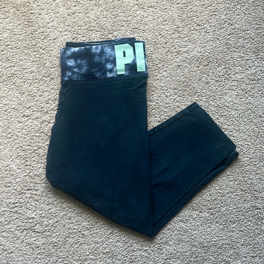 PINK cropped leggings